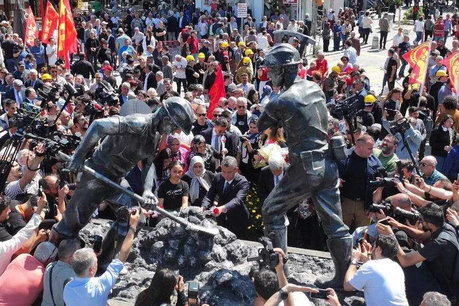 Manisa Soma’da maden şehitleri anma töreni düzenlendi